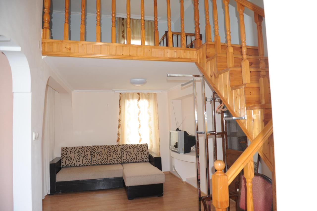 Apartment On Prospekt Mira 71 Suchumi Exteriér fotografie